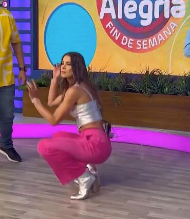 Natalia Valenzuela se luce bailando cumbia en Venga La Alegría.