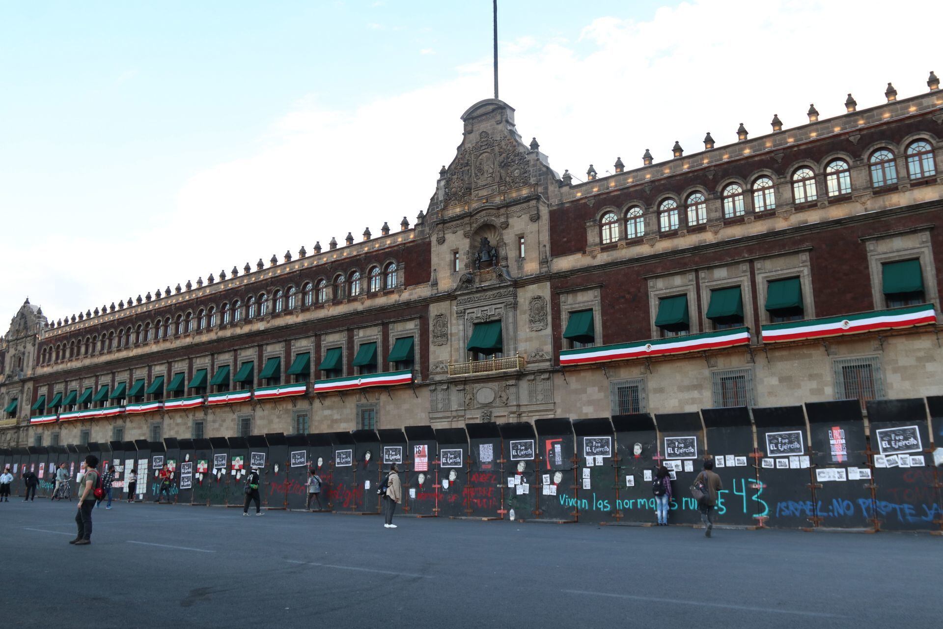 Intervenciones en Palacio Nacional por la marcha de Ayotzinapa