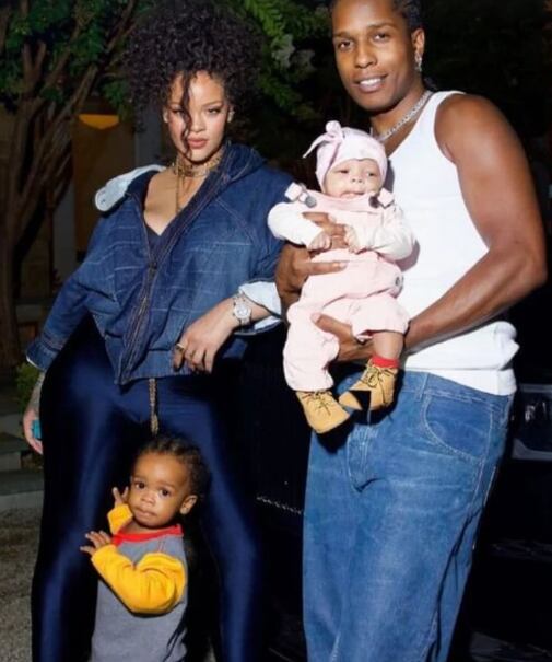 Rihanna y A$AP Rocky presumen fotos familiares junto a sus dos hijos, RZA y Riot
