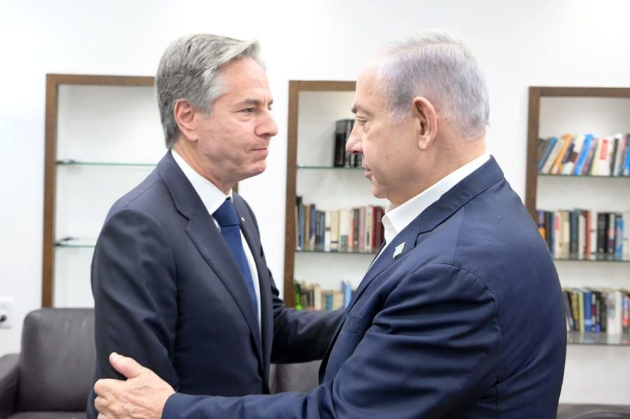 Primer ministro israelí Benjamin Netanyahu (d) y Secretario de Estado de Estados Unidos, Antony Blinken