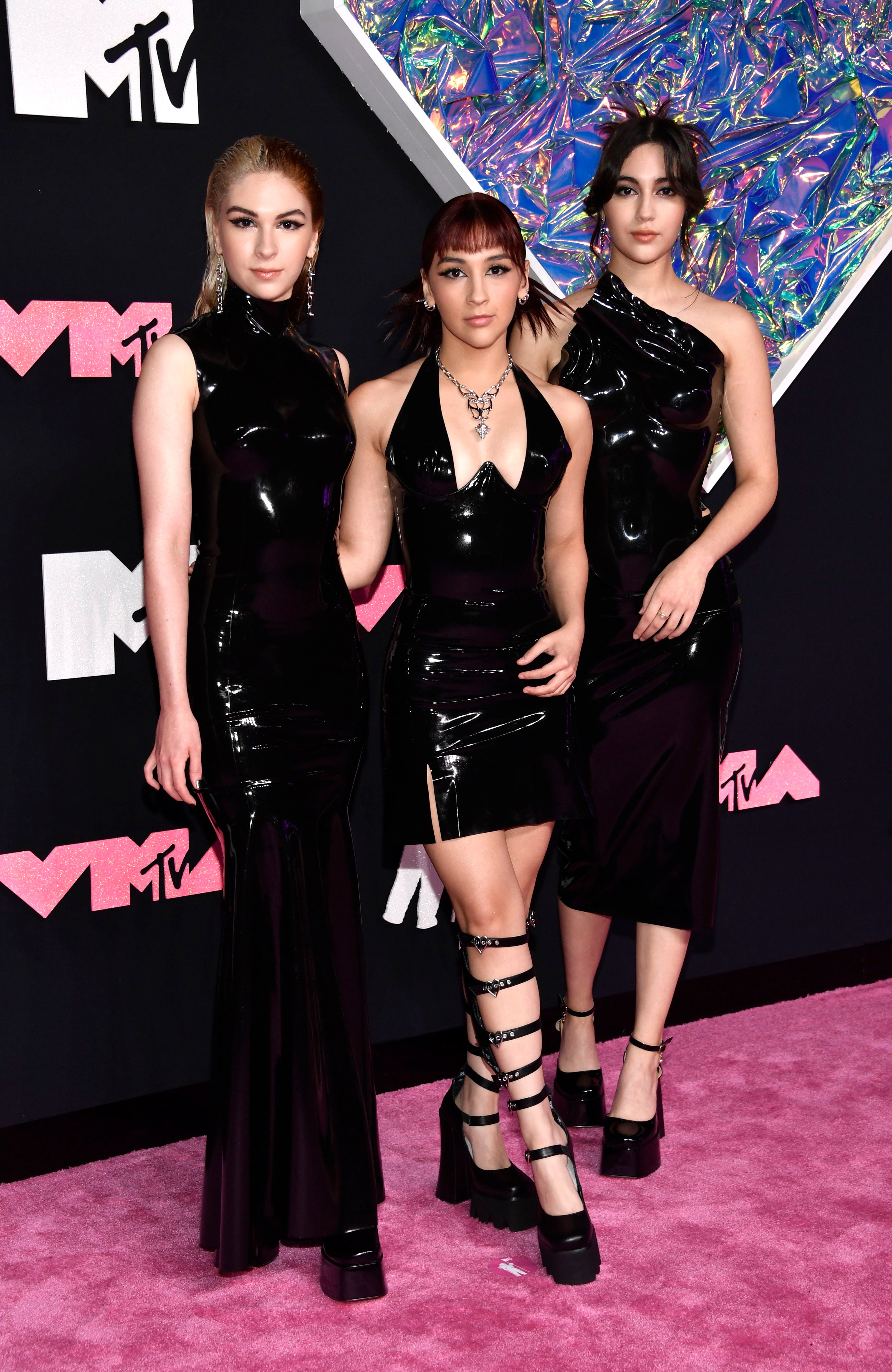 ¿Quiénes son The Warning? La banda de rock de mujeres mexicanas que tocó con Demi Lovato en MTV Video Music Awards 2023