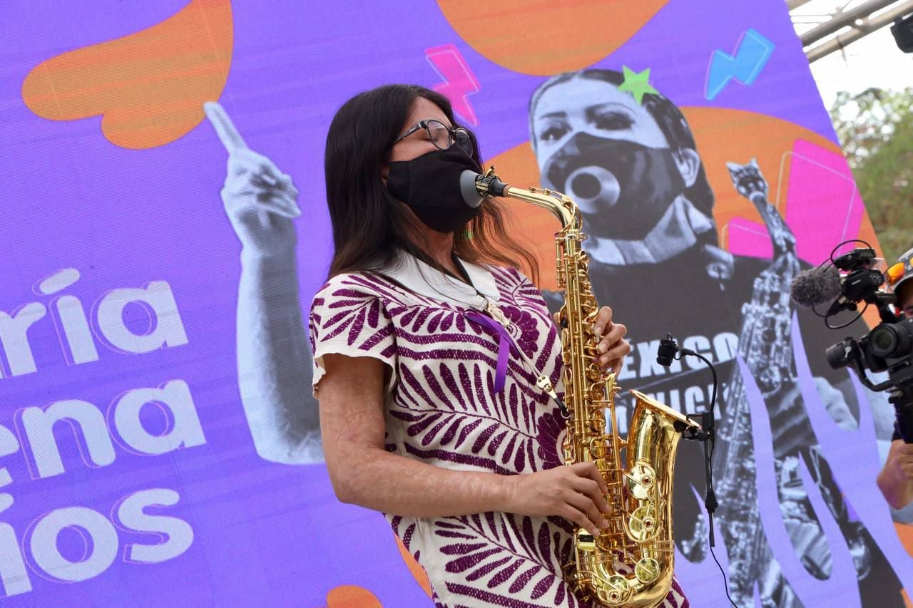 María Elena Ríos en festival artístico en Coyoacán por el Día Internacional de la Mujer