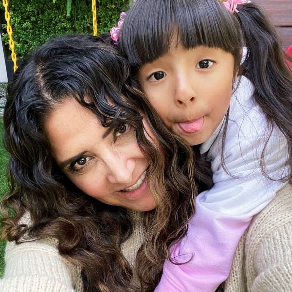 La hija de Alejandra Barrales se llama Máxima Barrales y tiene 8 años de edad