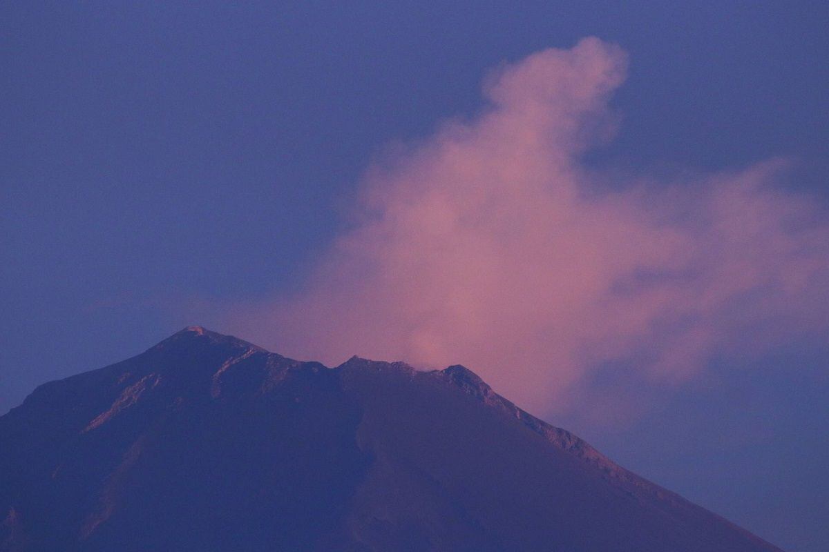 Volcán Popocatépetl sigue muy activo, la imagen se tomó en Atlixco, Puebla