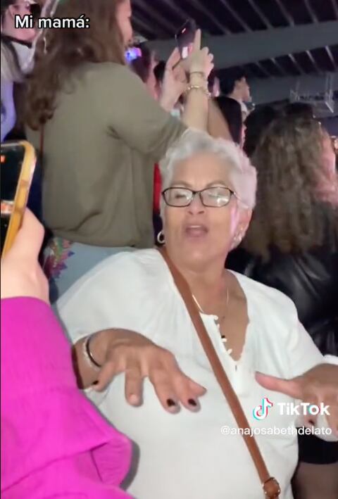 Lleva a su mamá al concierto de Daddy Yankee