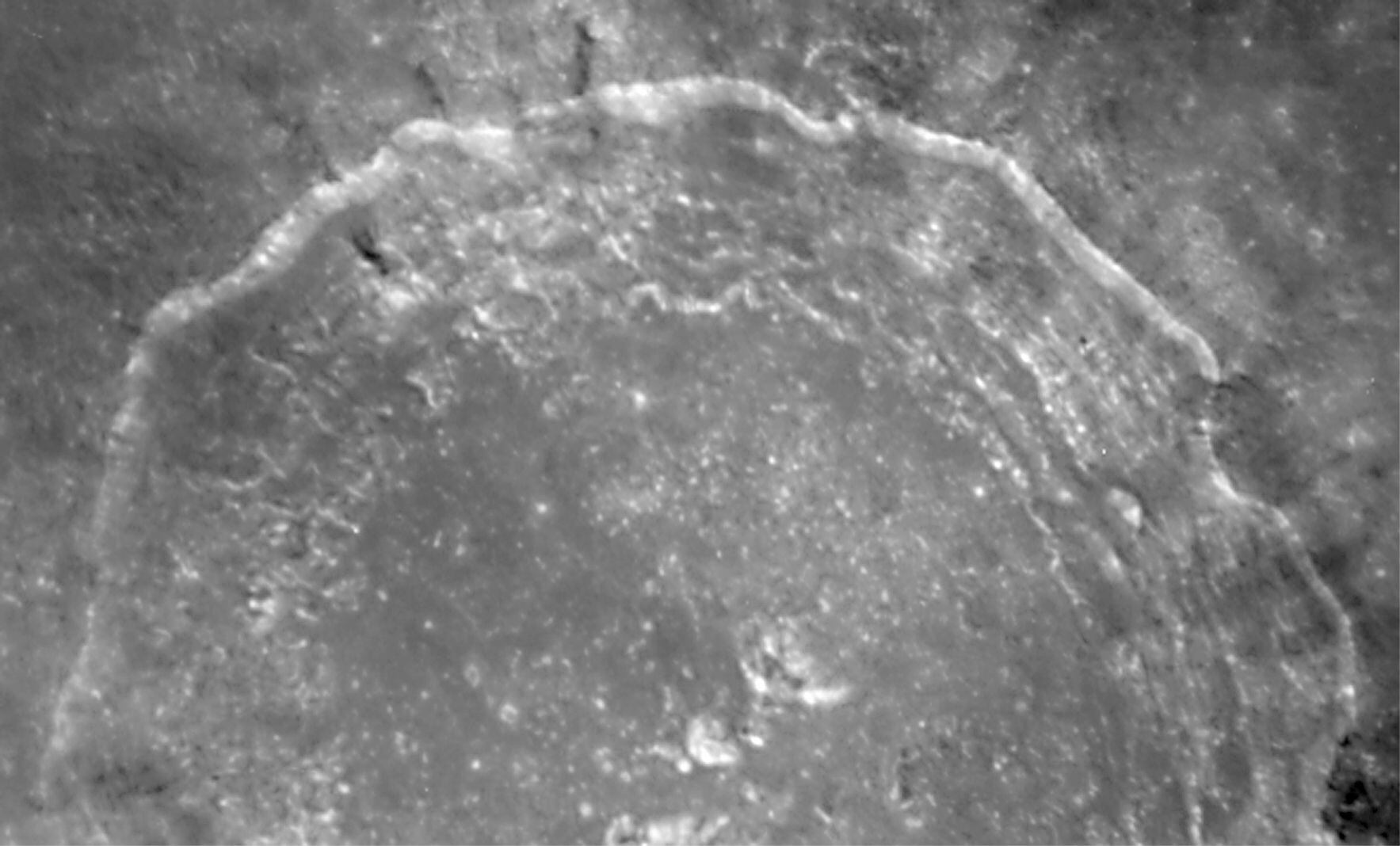 Cráter gigante de la Luna captado por el telescopio Hubble pudo captar