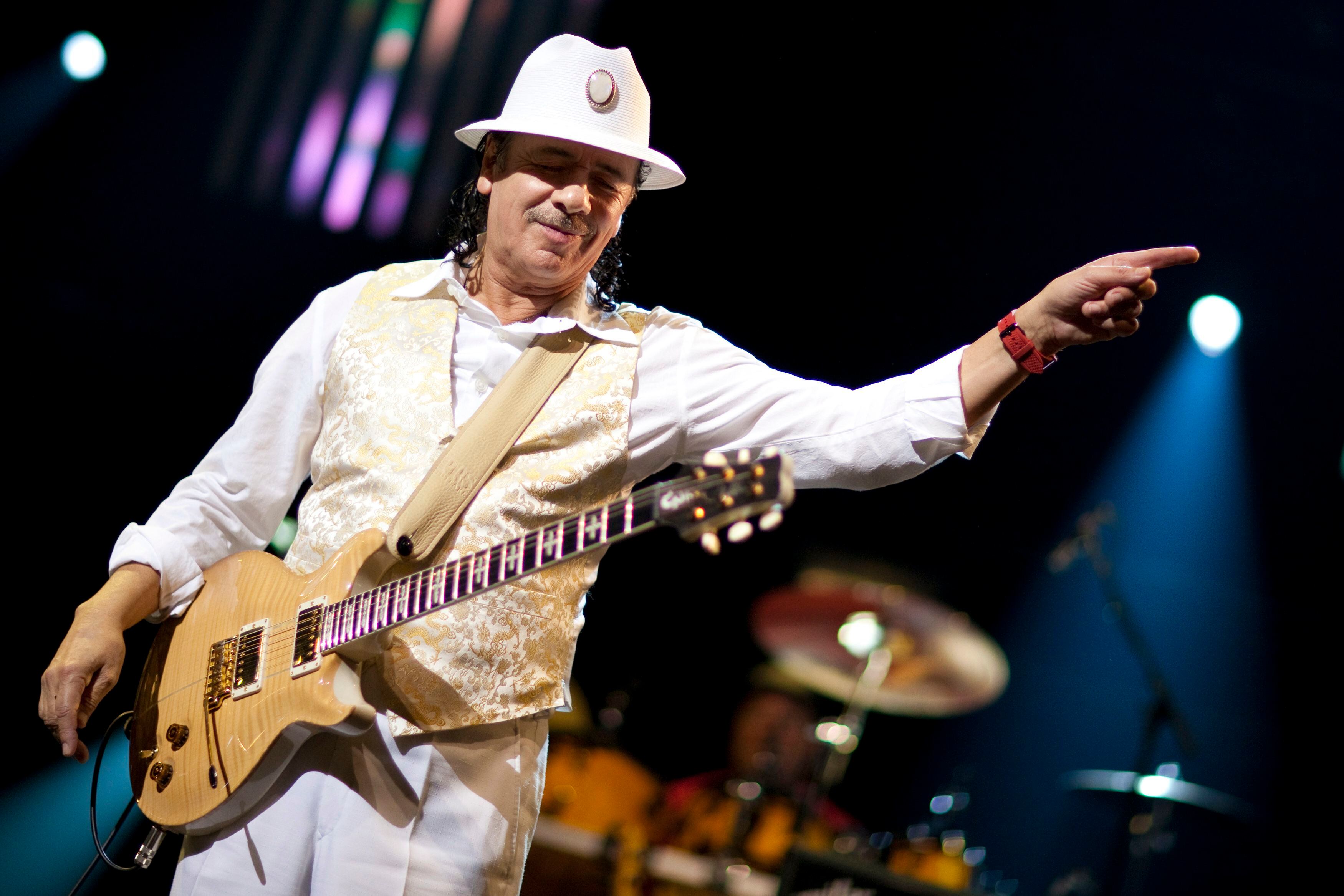Carlos Santana en el 45th Montreux Jazz Festival