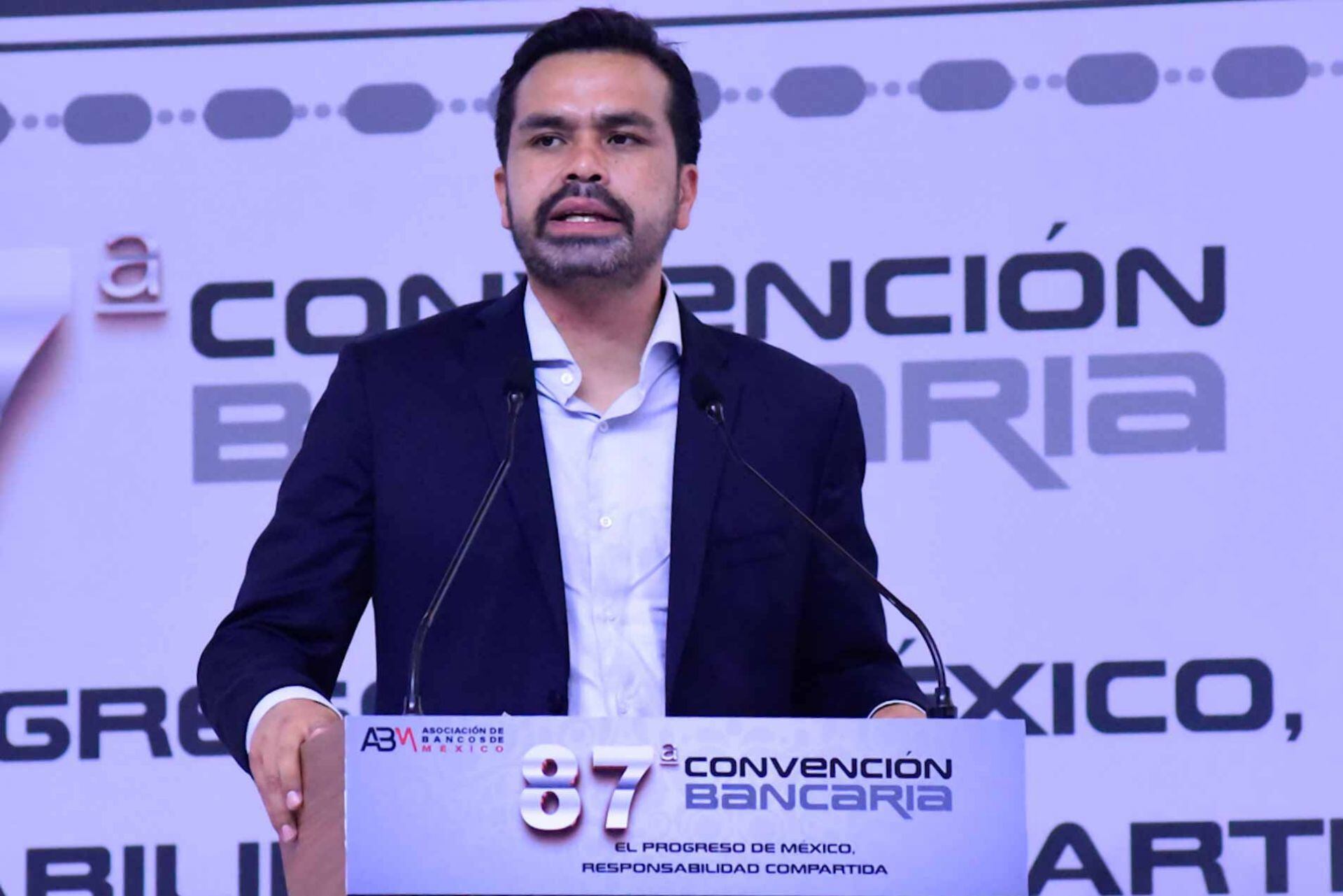 Jorge Álvarez Máynez en la Convención Bancaria 87