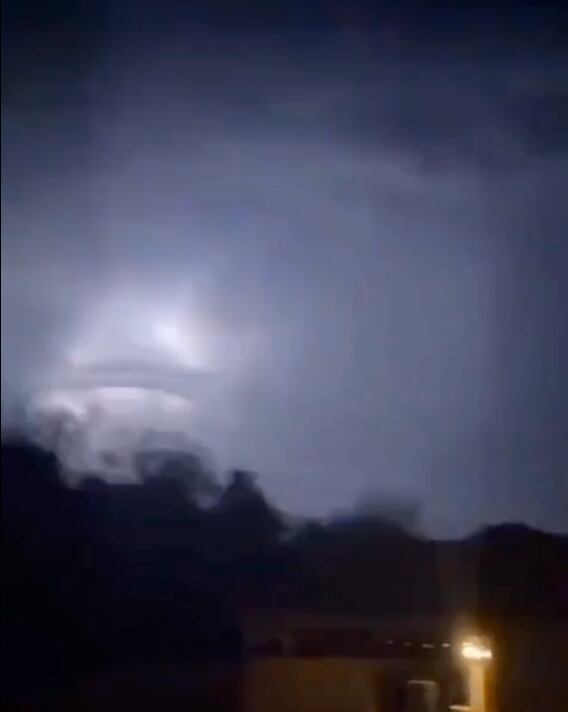 Fenómeno OVNI visto durante tormenta en Estados Unidos
