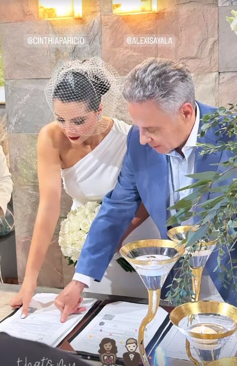 Cinthia Aparicio y Alexis Ayala el día de su boda.