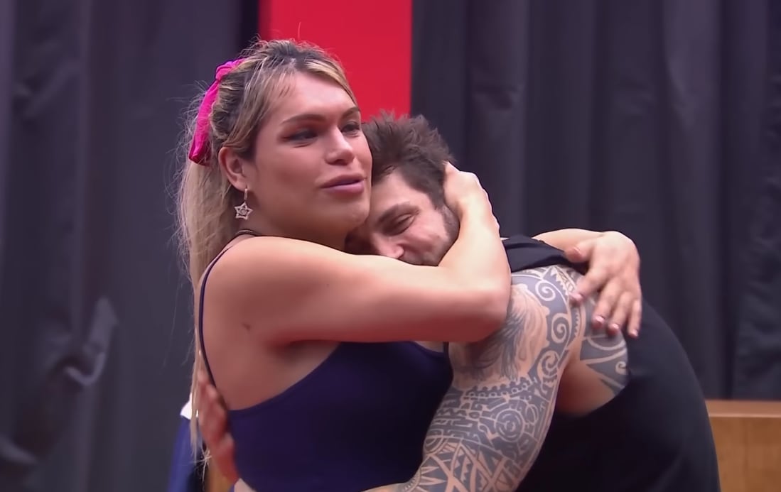 Wendy Guevara abraza a Nicola Porcella.