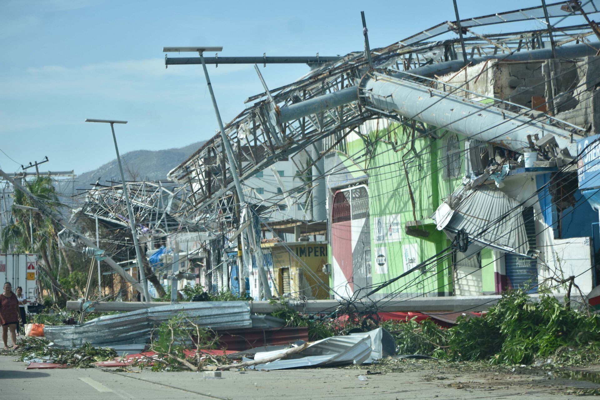 Autoridades mantienen en 27 el número de muertos en Acapulco por huracán Otis