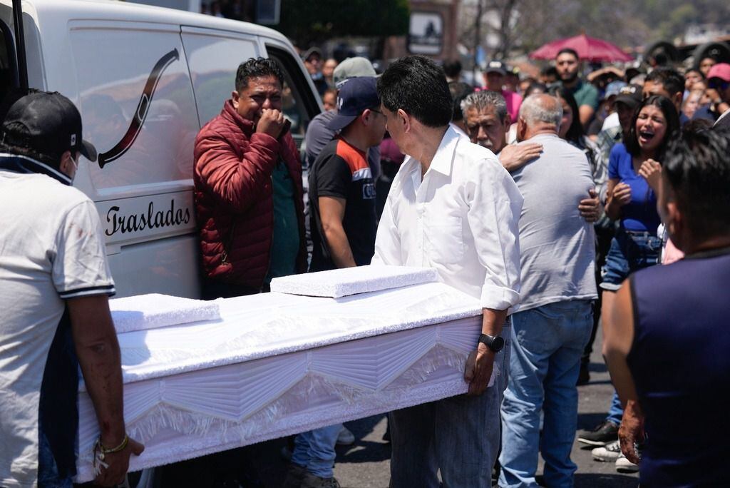 Funeral y despedida de Camila, niña asesinada en Taxco 