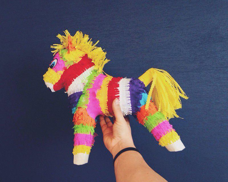 Piñata de caballo.