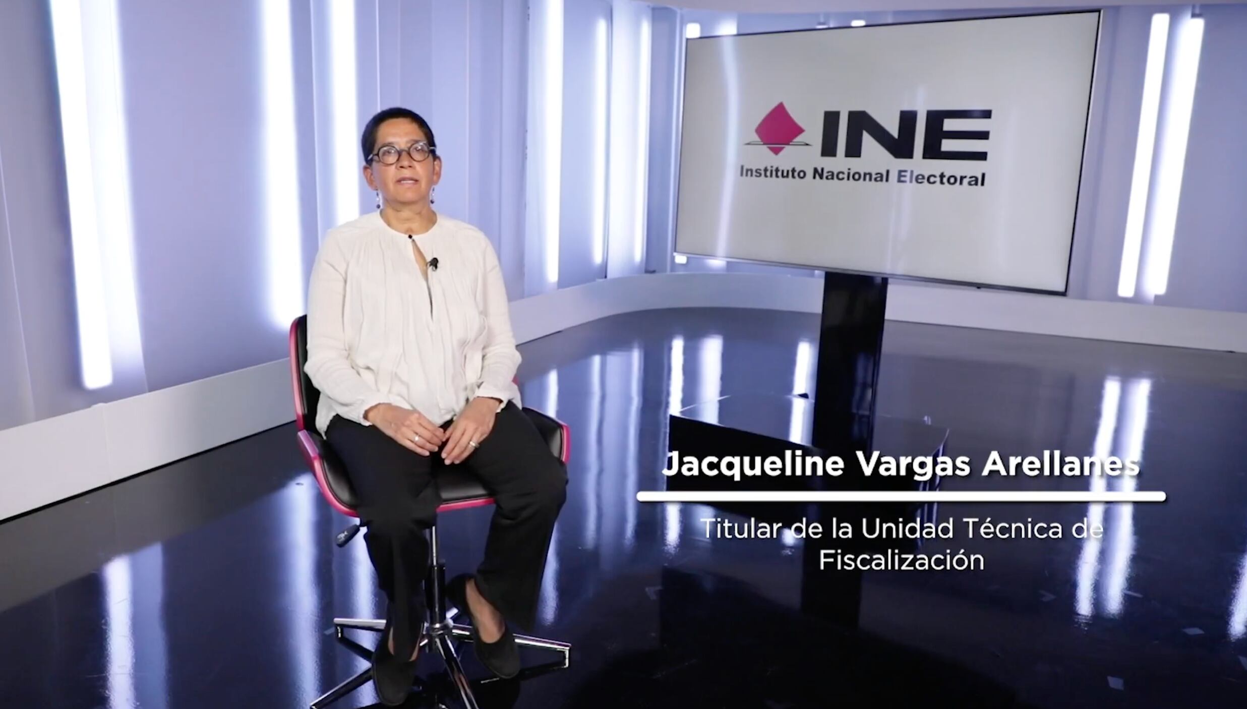 Jaqueline Vargas, directora de la Unidad Técnica de Fiscalización en el INE renuncia por presiones.
