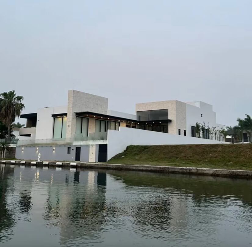 Supuesta propiedad de Rocío Nahle en el fraccionamiento El Dorado Residencial y Marina en Veracruz